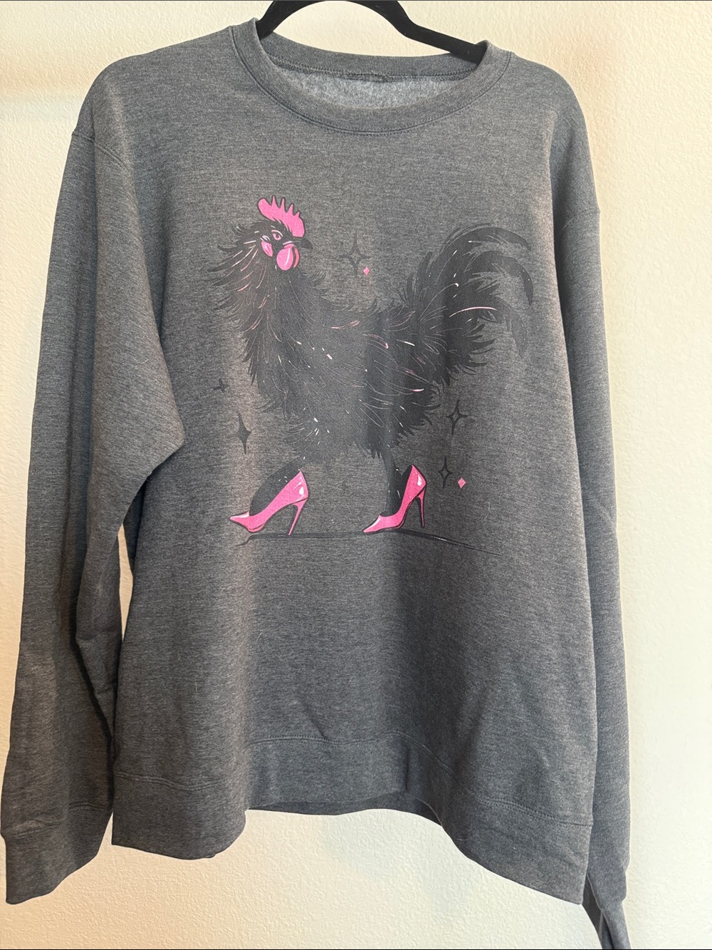 Gray Graphic Crewneck Sweater with Pink Accent chicken in high hill plus size